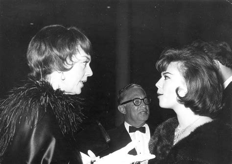 Natalie Wood With Rosalind Russell And Abe Lastfogal In 1961 Natalie Wood Rosalind Russell