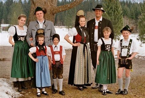 Overview Of The Folk Costumes Of Germany German Traditional Dress Folk Costume German Dress