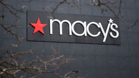 Macys Shares Fall 17 In Unexpected Profit Plunge