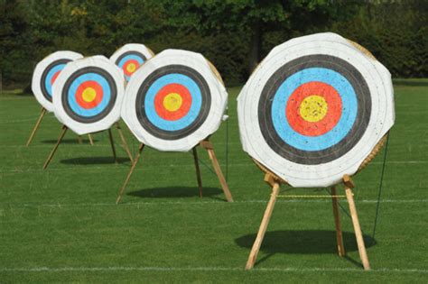 Brandon hunt from struttinbucks' gives a quick review of the new signature series big green blackout field point target. Types Of Archery Targets