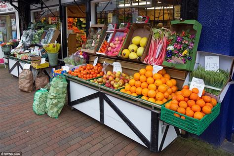 Britains Oldest Fruit And Veg Shop Set To Finally Close Daily Mail