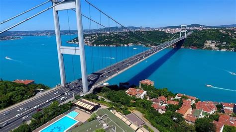 Bakanlığın twitter hesabından yapılan açıklamada, türkiye'nin en önemli projelerinden olan fsm köprüsü'nün 1988 yılında işletmeye açıldığı ve. FSM Köprüsü'nün birinci etabı trafiğe açıldı - Tele1