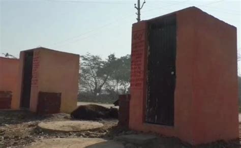 After Haj House Now Toilets Painted With Saffron Colour In Up Aaj Ki