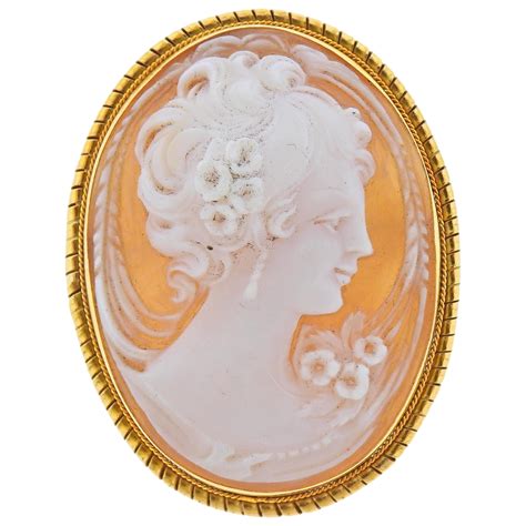 Vintage 10k Gold Ladies Cast And Hand Crafted Shell Cameo Brooch