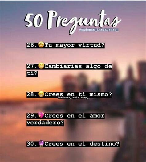 An Image Of A City With The Words 50 Preguntass Written In Spanish