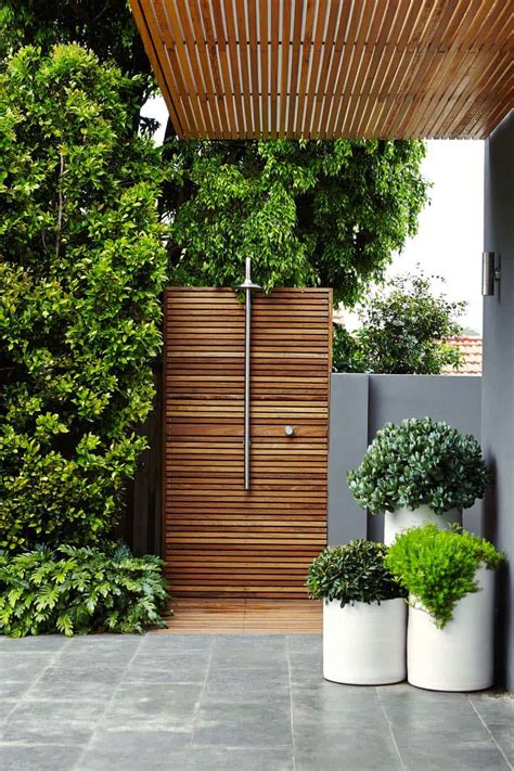 The soothing impact that greenery leaves on the human mind is undeniable. 45 Stunning outdoor showers that will leave you invigorated