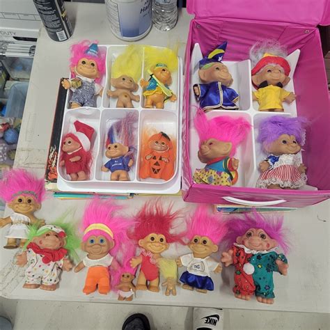 Huge Lot Of 19 Russ Troll Dolls With Case 90s Treasure Trolls Trolls
