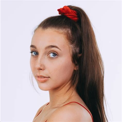 Emma Chamberlain Louis Vuitton Necklace Iucn Water