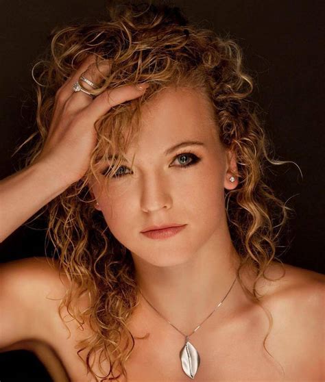 Katerina Siniakova Scrolller