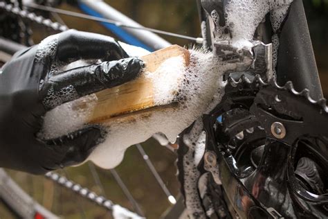 10 Easy Steps To Clean And Lube Your Bikes Chain Roadcc