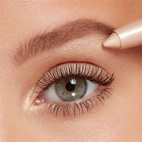 What Is Waterline Eyeliner A Complete Guide To Effortlessly Stunning