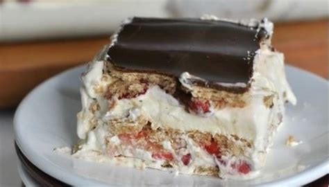 I've been making this no bake eclair cake since i was a kid! The Most Wonderful No Bake Strawberry Eclair Cake | Cake ...