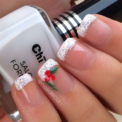 25 Best Christmas Nail Ideas Youll Want To Try Pretty Designs
