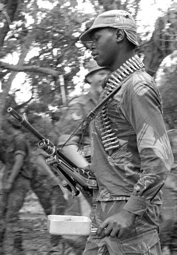 Bandw Photo Rhodesian African Rifles Troop Rhodesia Fn Mag Zimbabwe Bush