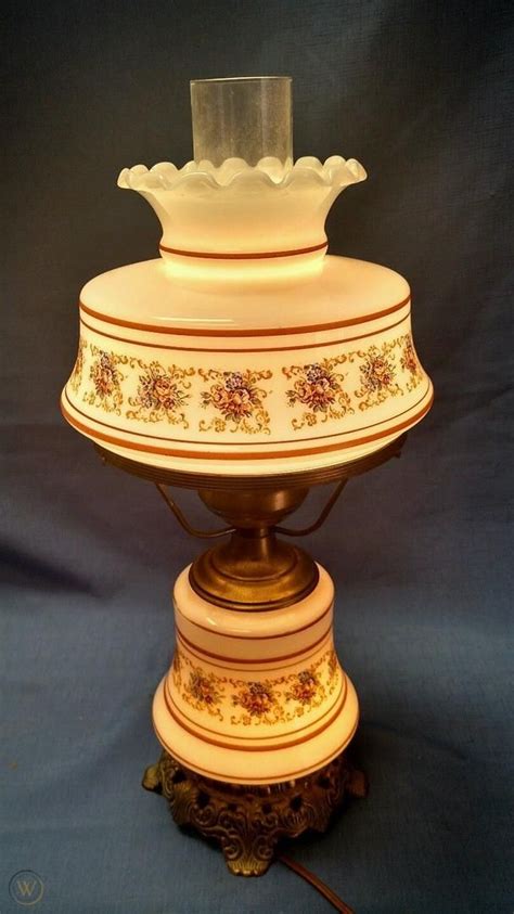 Vintage Quoizel Inc Hurricane Lamp Way Table Lamp