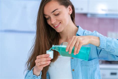 The Pros and Cons of Using Mouthwash - ActiveBeat
