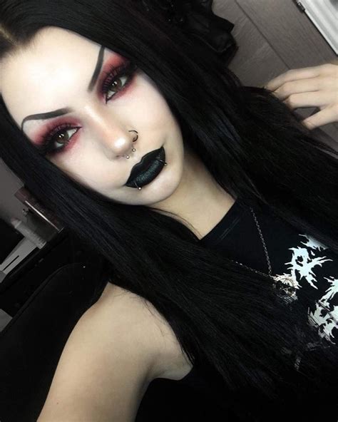 Pin By 𝕾𝖆𝖇𝖗𝖎𝖓𝖆 On Megan Mayhem Black Goth Makeup Goth Beauty Black Metal Girl