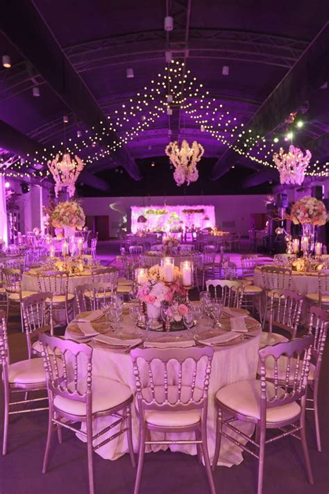 El diseño de un loft exige una planificación más cuidada que la de los departamentos tradicionales por ser un espacio diáfano que carece de paredes divisoras. Ideas para decorar y organizar una fiesta de quinceañera
