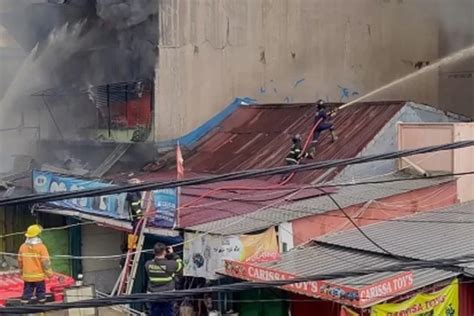 Pasar Raya Padang Terbakar Sempat Terdengar Ledakan Di Lokasi Kejadian