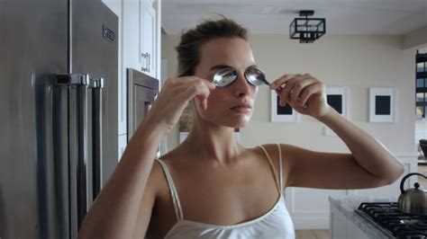 Margot Robbies Beauty Routine Is Psychotically Perfect