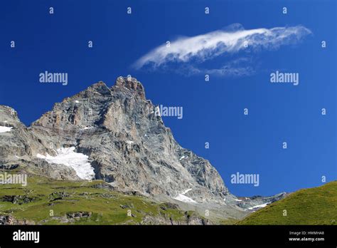 Matterhorn Italian Side From Breuil Cervinia Stock Photo Alamy