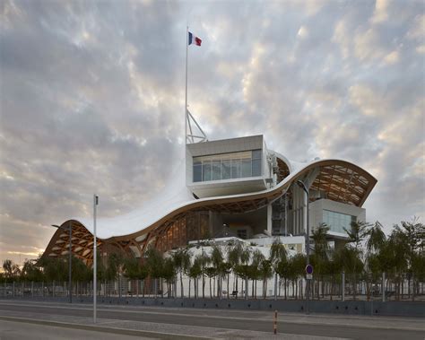 Vue Extérieure Centre Pompidou Metz Shigeru Ban Et Jean De Gastines
