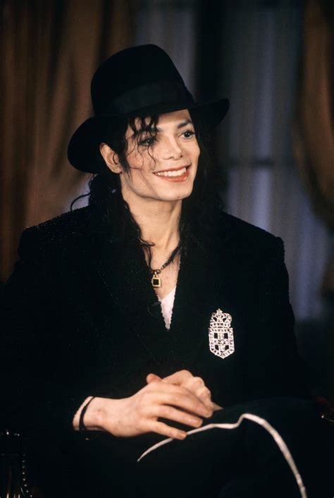 Comment must not exceed 1000 characters. Interview 1997, he looks great in this pic! | Michael jackson smile, Michael jackson pics ...