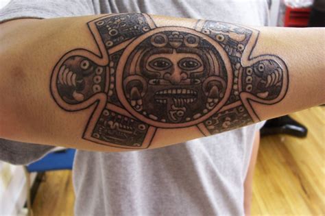 Tatuajes aztecas con diseño tribal Entretenimiento Cultura Pop