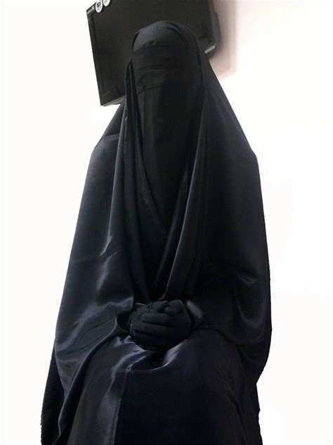 Pin By Ayşe Eroğlu On Niqab Burqa Veils And Masks Niqab Beautiful Hijab Arab Girls Hijab
