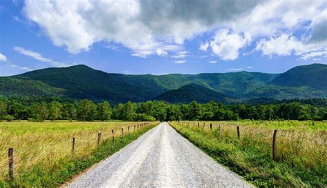Cades Cove Scenic Drive In Great Smoky Mountains National Park