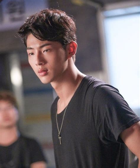 'river where the moon rises' ทางช่อง kbs2 ยกเลิกการถ่ายทำในวันนี้เพื่อพิจารณาการปรากฏตัวของนักแสดงนำจีซู(ji soo) ทีมงานละครเรื่อง Fantastic เผย ไม่คิดเปลี่ยนตัวนักแสดง หวังให้จีซู (Ji Soo) หายดีในเร็ววัน