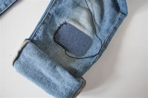 Aug 26, 2014 · depending on the size of the jeans you're mending and the location of the problem area, it may take a little adjusting to get the right spot under your presser foot. How to Fix Ripped Jeans with Visible Mending // Sashiko ...