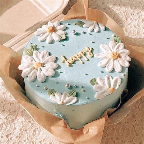 Minimalist Daisy Cake Simple Cake Designs Simple Birthday Cake Cute