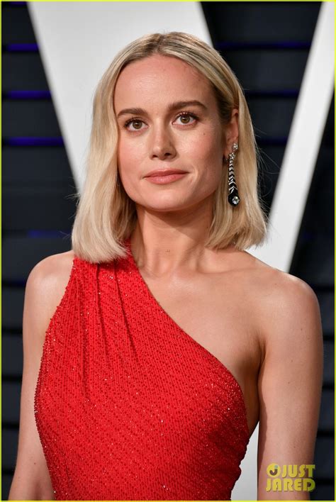 Brie Larson Emilia Clarke Change Into Red For Vanity Fair Oscar Party Photo