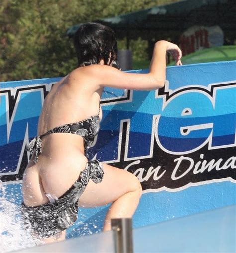 Uncensored Katy Perry Loses Bikini At The Water Park Funny Gallery