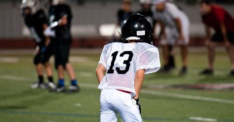 Is Football Safe For Kids Study Looks At Brain Changes