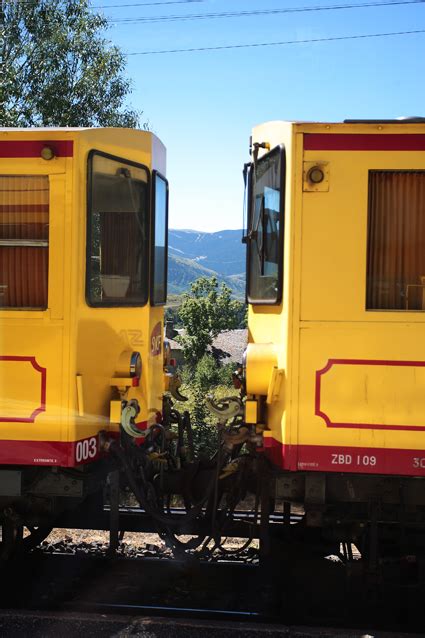 Le Train Jaune Villefranche De Conflent Font Romeu Odeillo Via