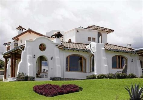 En el caso del revestimiento de fachadas no es la excepción, todo depende del estilo que se elija y como llevar a cabo el proyecto que está en nuestras mentes. fachadas de casas rusticas