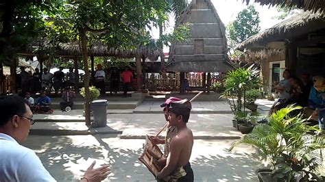 Tarian Desa Adat Sade Lombok Youtube