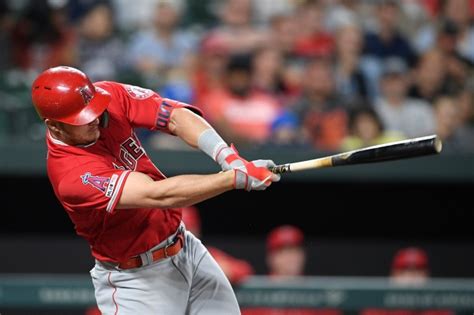 Mike Trout Drives In 3 Runs In Angels Victory On Rainy Night Orange County Register