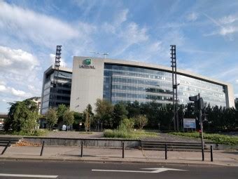 It only takes a second, and your photos are anonymous. PSS / Immeuble BNP PARIBAS (Rueil-Malmaison, France)