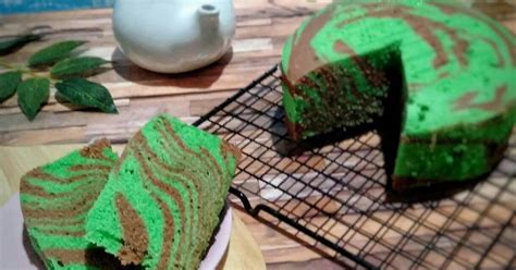 Resep bolu pandan panggang 4 telur tanpa timbangan bahan: Resep Bolu kukus Zebra (putih telur) oleh Hezty_azzahra ...