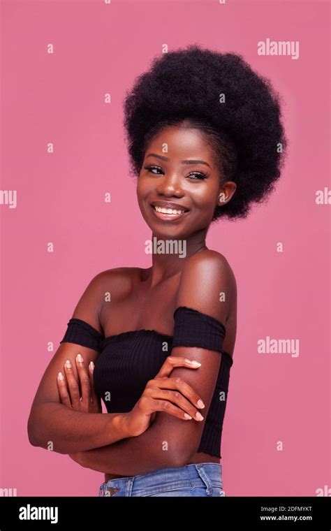 Black Dark Brown Hair Hi Res Stock Photography And Images Alamy