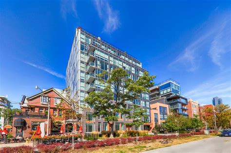 Downtown Condos At 508 Wellington St W 1 Condo For Sale And 1 Unit For