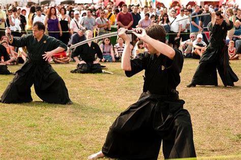 What Is Kenjutsu And How Does It Differ From Kendo Howtheyplay