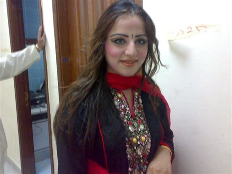 Pashto Cinema Pashto Showbiz Pashto Songs Pashto Cute Singer Neelo