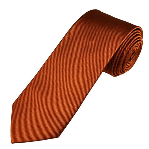 Rust Colored Tie Mannerpic