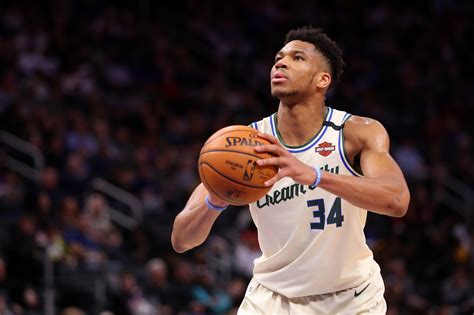 Find giannis antetokounmpo stats, rankings, fantasy points, projections, and player rating with how tall is giannis antetokounmpo? Giannis Antetokounmpo has 24 games left to join Bucks' 30 PPG club