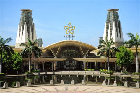 Alamanda putrajaya shopping mall is currently the only shopping mall that serves the residents of gsc cinema at this mall is the only cinema in putrajaya. Alamanda-Putrajaya - anajingga