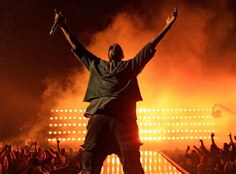Kanye West 5 Of The Rappers Most Controversial Performances The